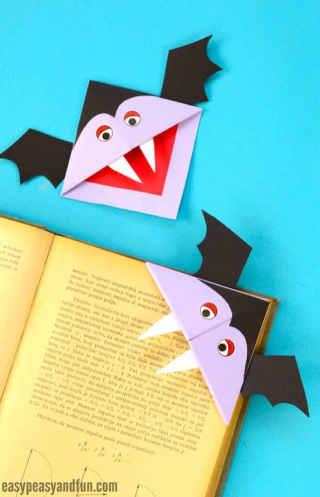 Halloween papercraft idea for kids featuring a vampire corner bookmark