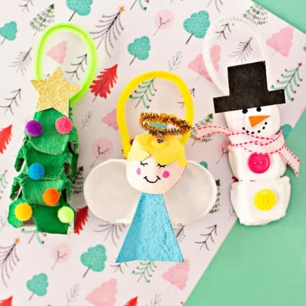 nopin="nopin" Christmas ornaments made with egg carton
