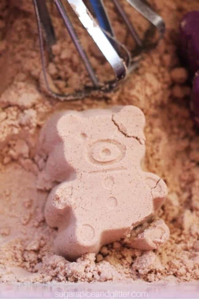 nopin="nopin" hot chocolate cloud dough recipe featuring a bear shape