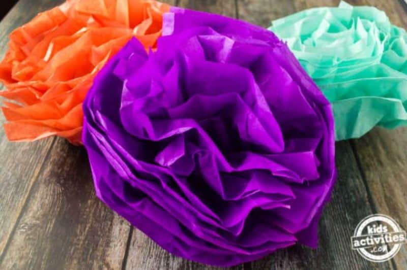 tissue paper flowers for Cinco de Mayo